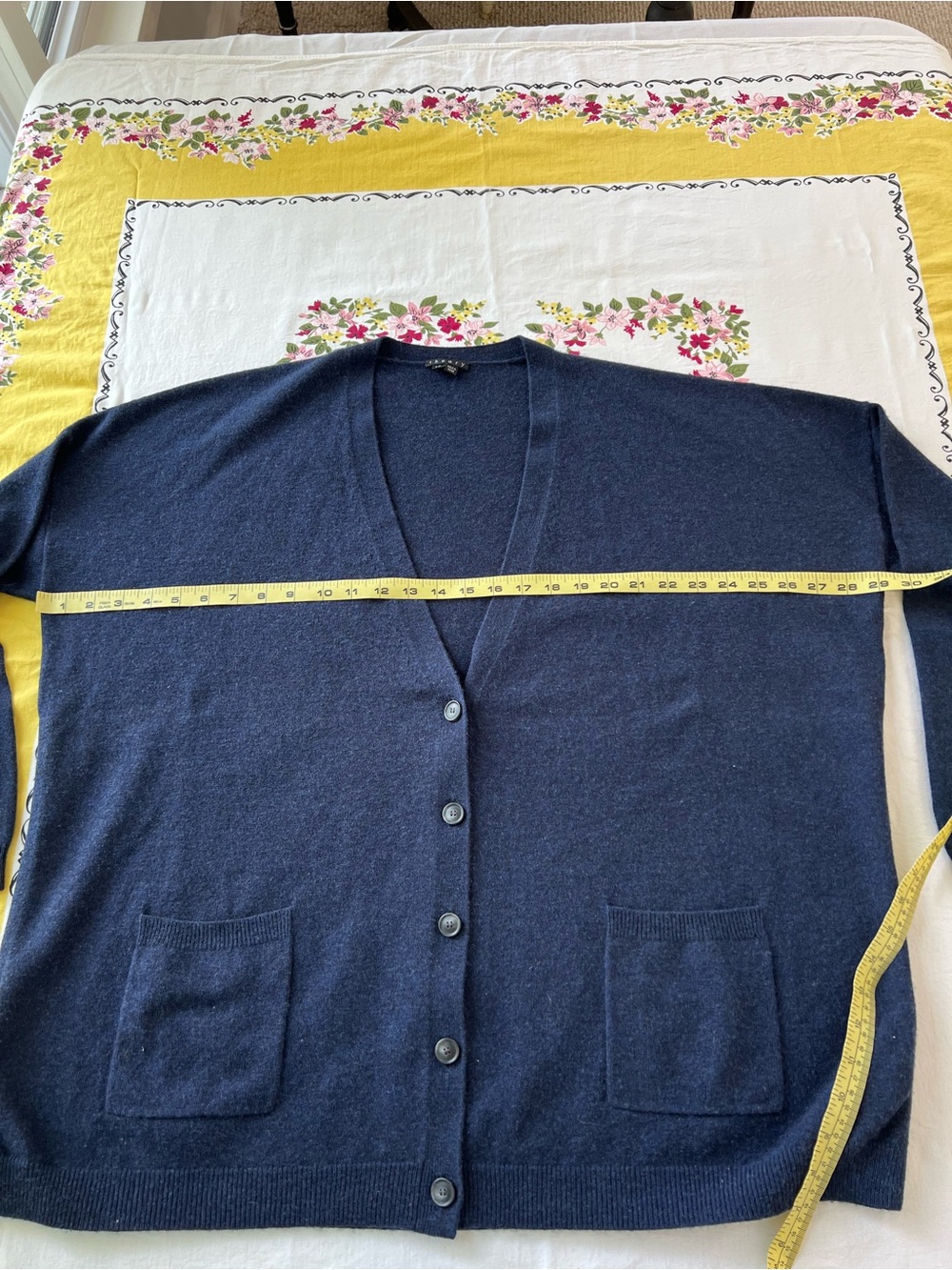 Theory 100% Cashmere Navy V-Neck Button Cardigan Oversized LG Preppy Soft - Picture 8 of 8